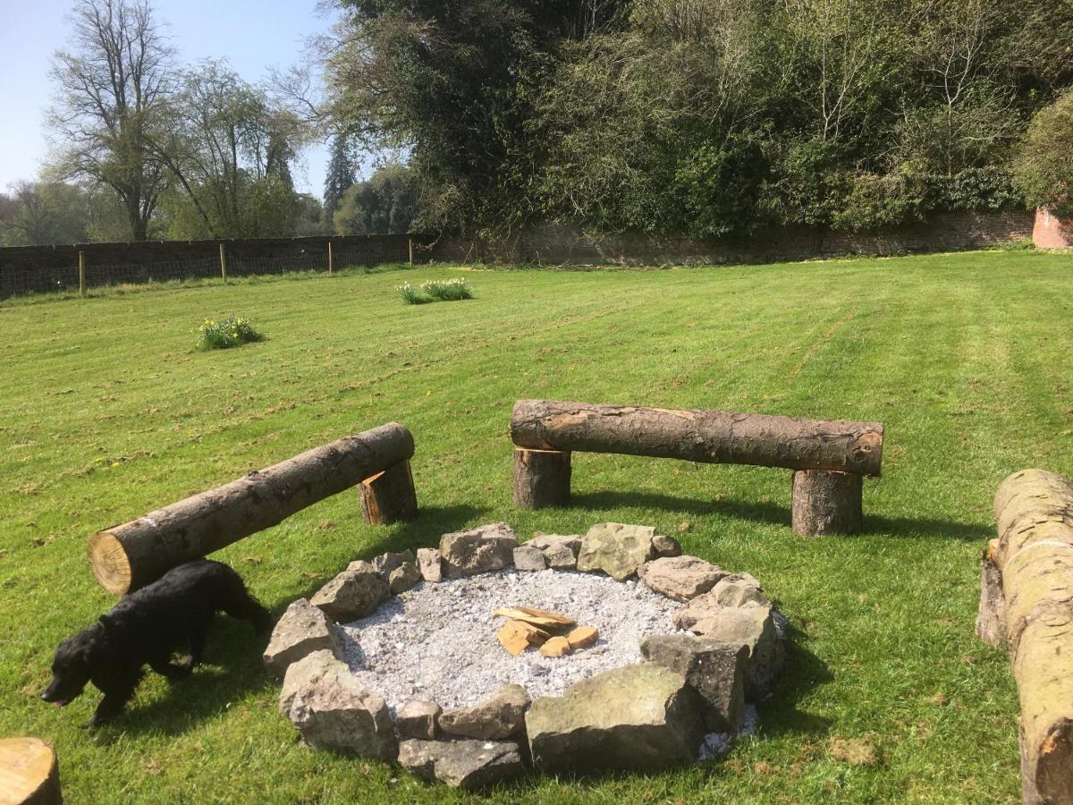 Penbedw Uchaf Estate - Rural Retreats, Tennis Mold Exteriör bild